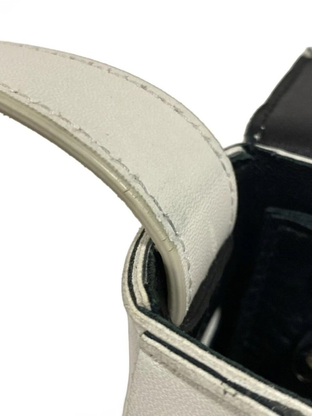 BOTTEGA VENETA Cassette White Leather Shoulder Bag - Picture 9 of 14